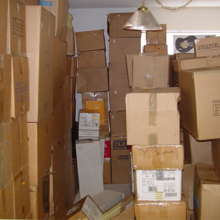 Safe loading and unloading of household items by movers in Erode